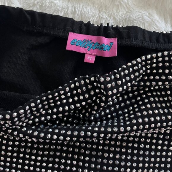 edikted ♡ trinity studded mini skirt - Picture 4 of 4